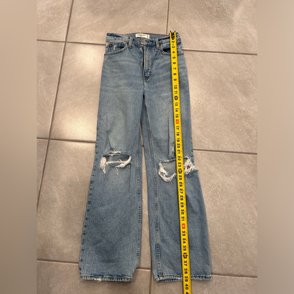 Abercrombie & Fitch The 90’s Relaxed Jeans High Rise - Picture 4 of 5